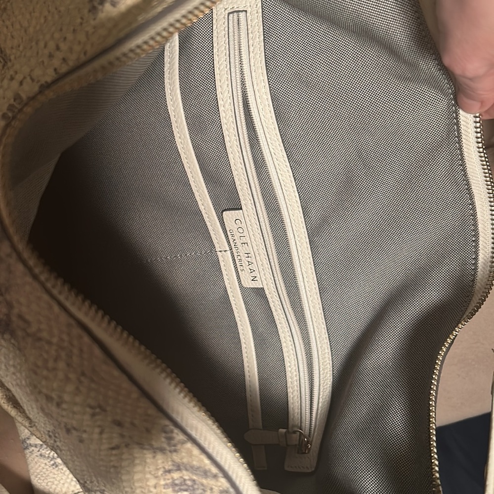 ๐๐๐๐ ๐๐๐๐ Leather Turnlock Snake Bag Off-White Bone Gray GORGEOUS! - Picture 11 of 16
